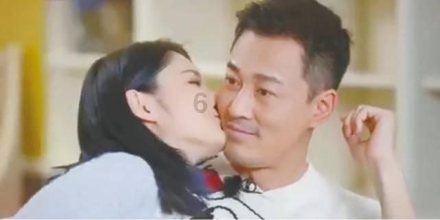 作为酒桌文化大国，在饭桌上无所适从不会敬酒，是不成熟的表现吗？游戏画面